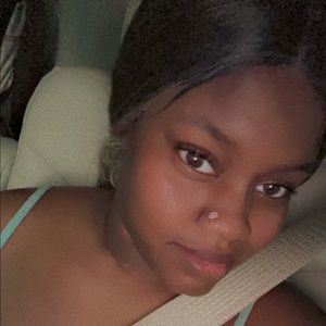 Meet your Posher, Nichole